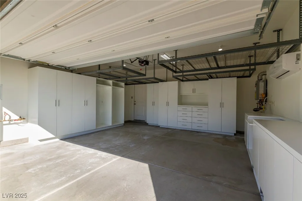 8446 Vacarez, Las Vegas, NV 89149