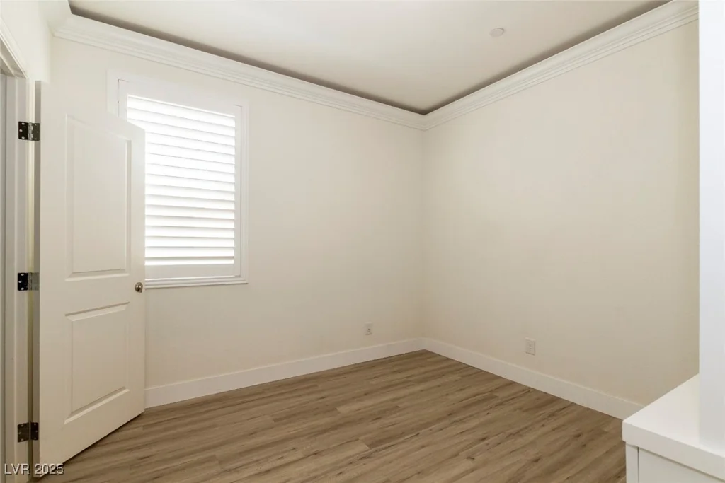 8446 Vacarez, Las Vegas, NV 89149
