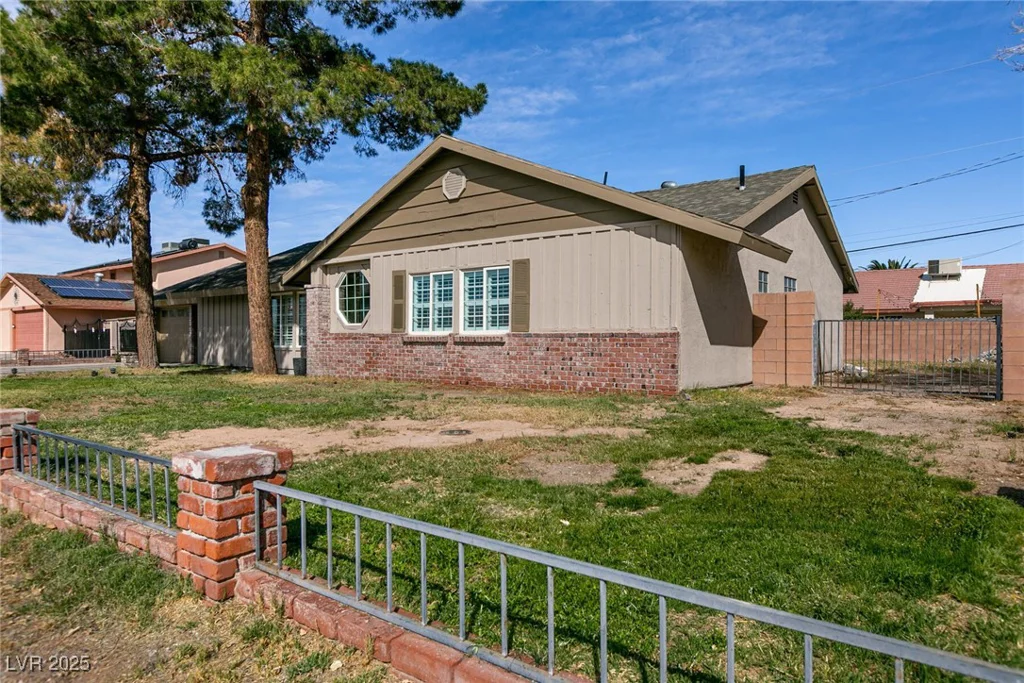4726 Idaho, Las Vegas, NV 89104