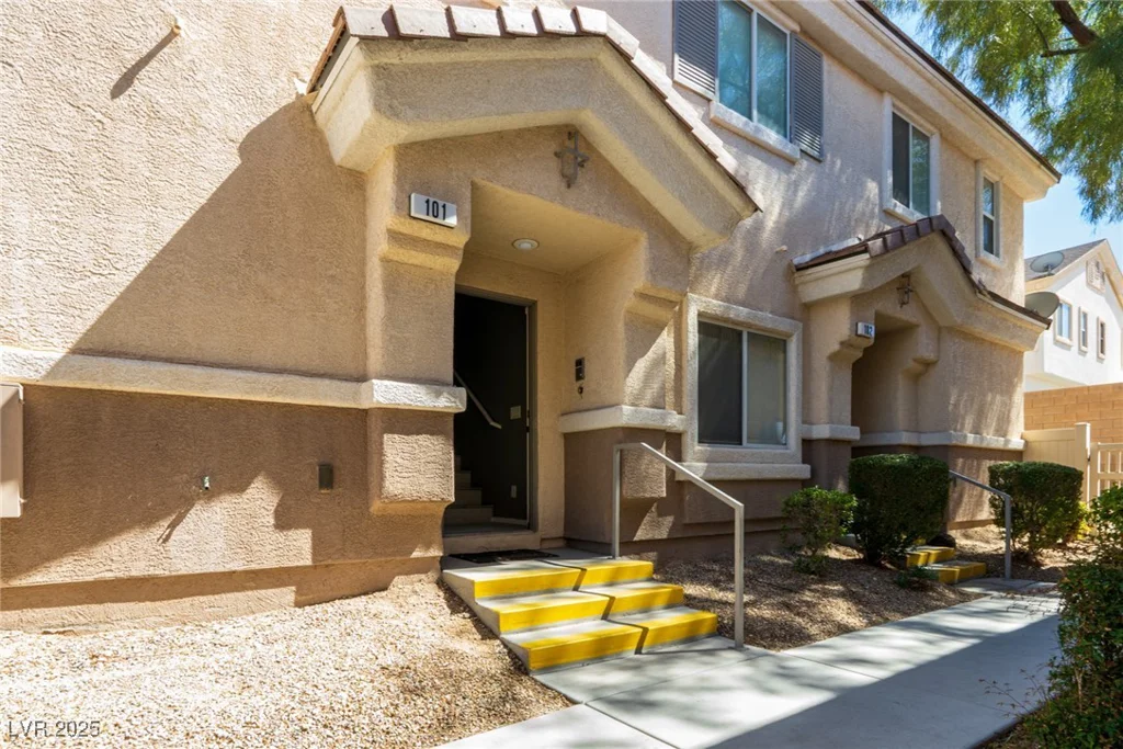 6493 Za Zu Pitts, Las Vegas, NV 89122