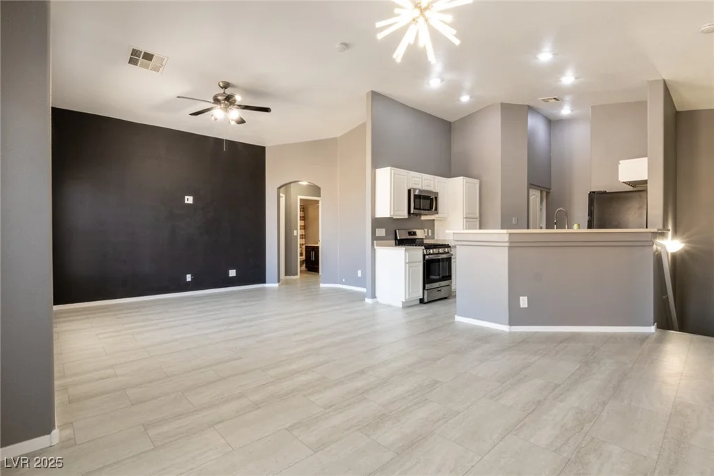 6493 Za Zu Pitts, Las Vegas, NV 89122