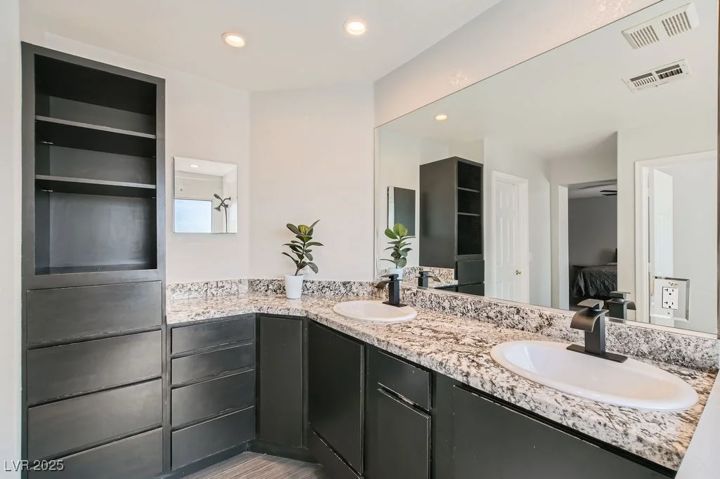3925 Champagne Wood, North Las Vegas, NV 89031