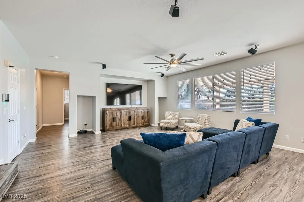 3925 Champagne Wood, North Las Vegas, NV 89031