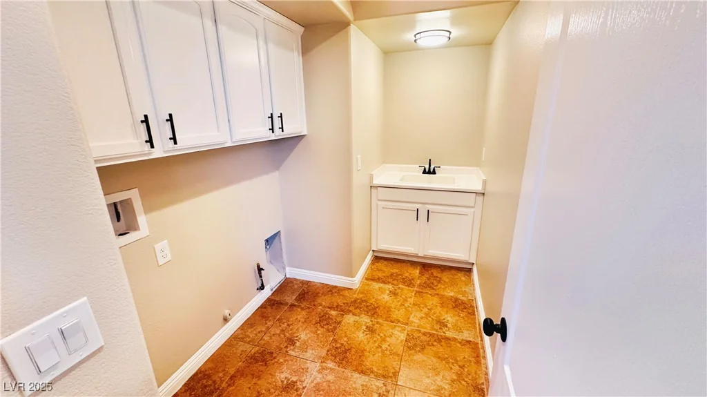 8216 Chimney Bluffs, North Las Vegas, NV 89085