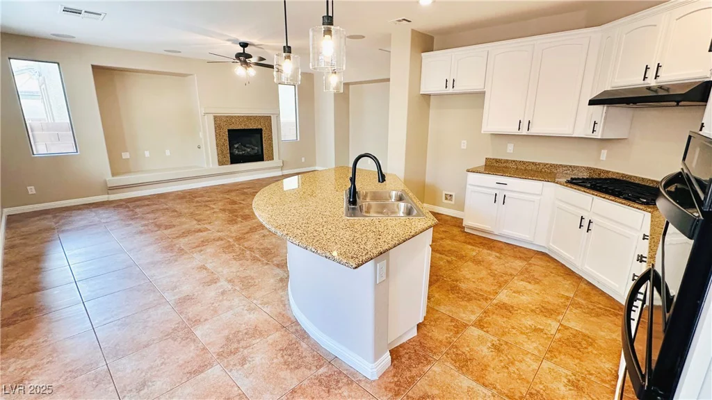 8216 Chimney Bluffs, North Las Vegas, NV 89085