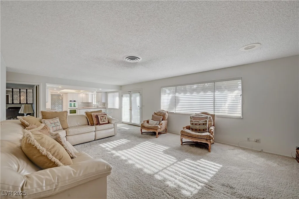 208 Stonewood, Las Vegas, NV 89107