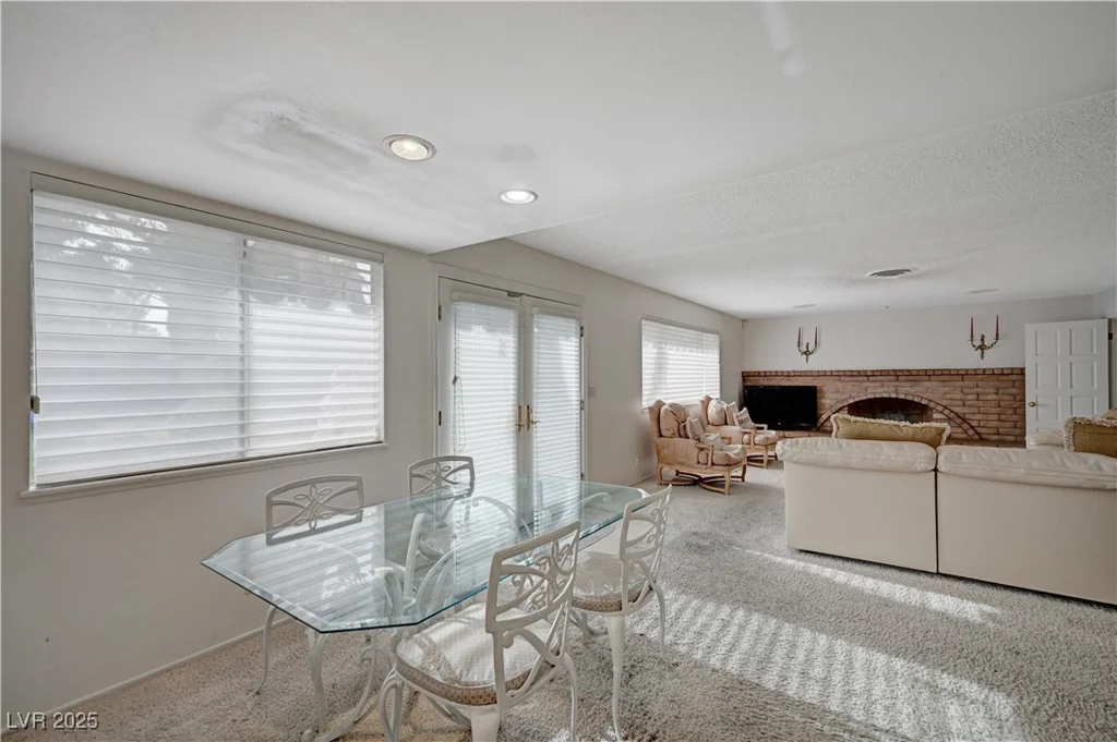 208 Stonewood, Las Vegas, NV 89107