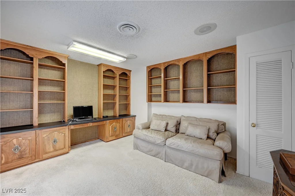 208 Stonewood, Las Vegas, NV 89107