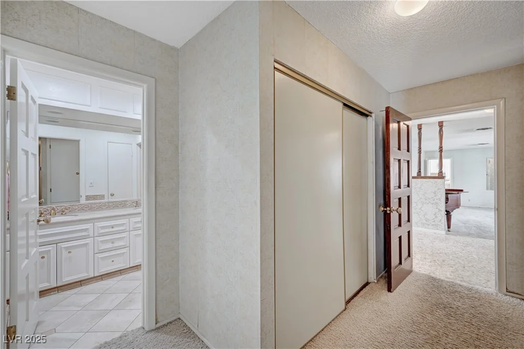 208 Stonewood, Las Vegas, NV 89107
