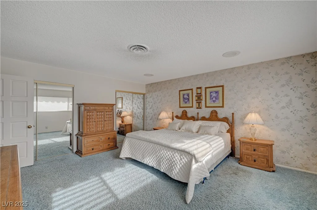 208 Stonewood, Las Vegas, NV 89107