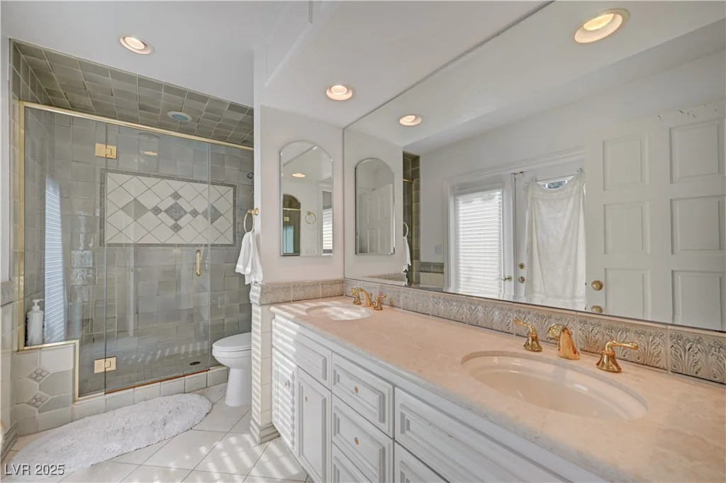 208 Stonewood, Las Vegas, NV 89107