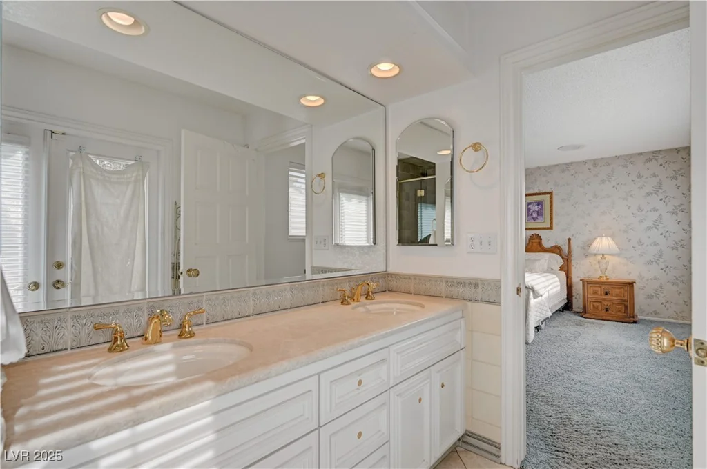 208 Stonewood, Las Vegas, NV 89107