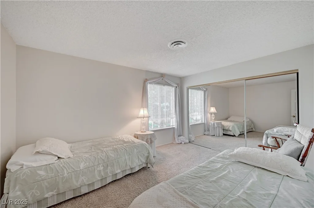 208 Stonewood, Las Vegas, NV 89107