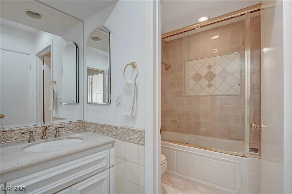 208 Stonewood, Las Vegas, NV 89107