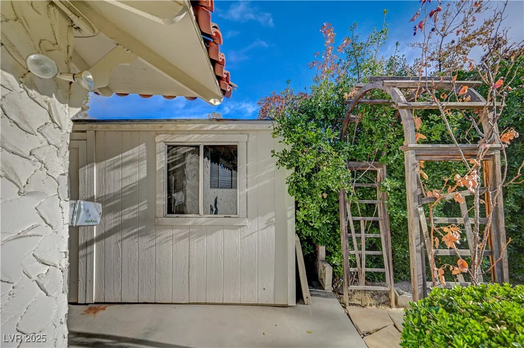 208 Stonewood, Las Vegas, NV 89107
