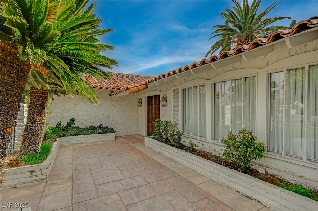 208 Stonewood, Las Vegas, NV 89107