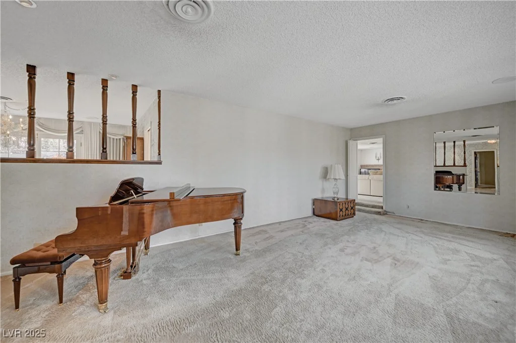 208 Stonewood, Las Vegas, NV 89107