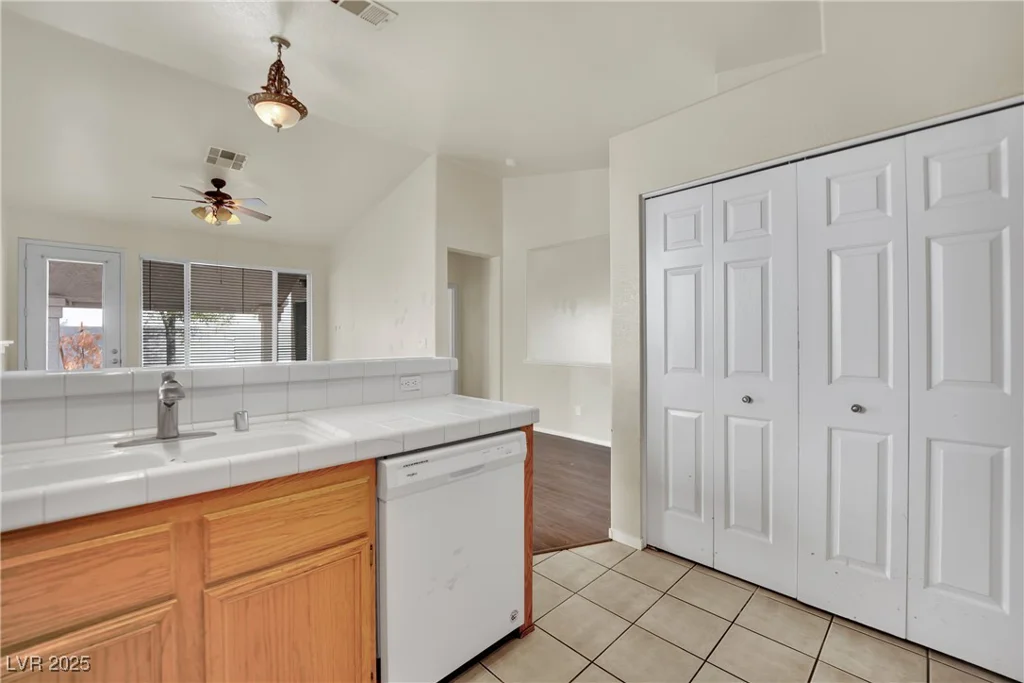 7608 Sierra Paseo, Las Vegas, NV 89128
