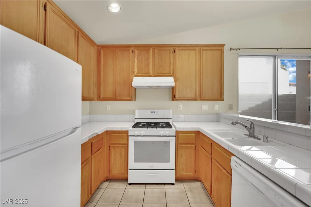 7608 Sierra Paseo, Las Vegas, NV 89128
