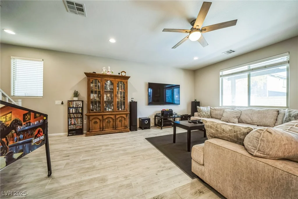 5628 Ridgeland, North Las Vegas, NV 89031