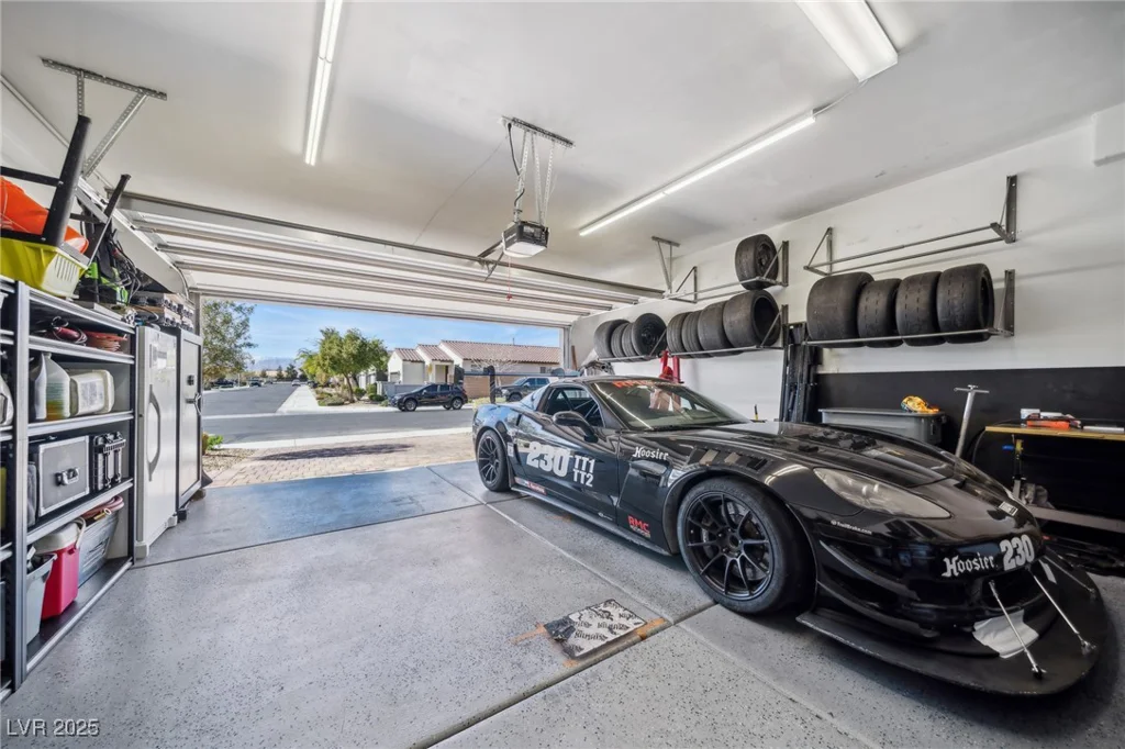 5628 Ridgeland, North Las Vegas, NV 89031