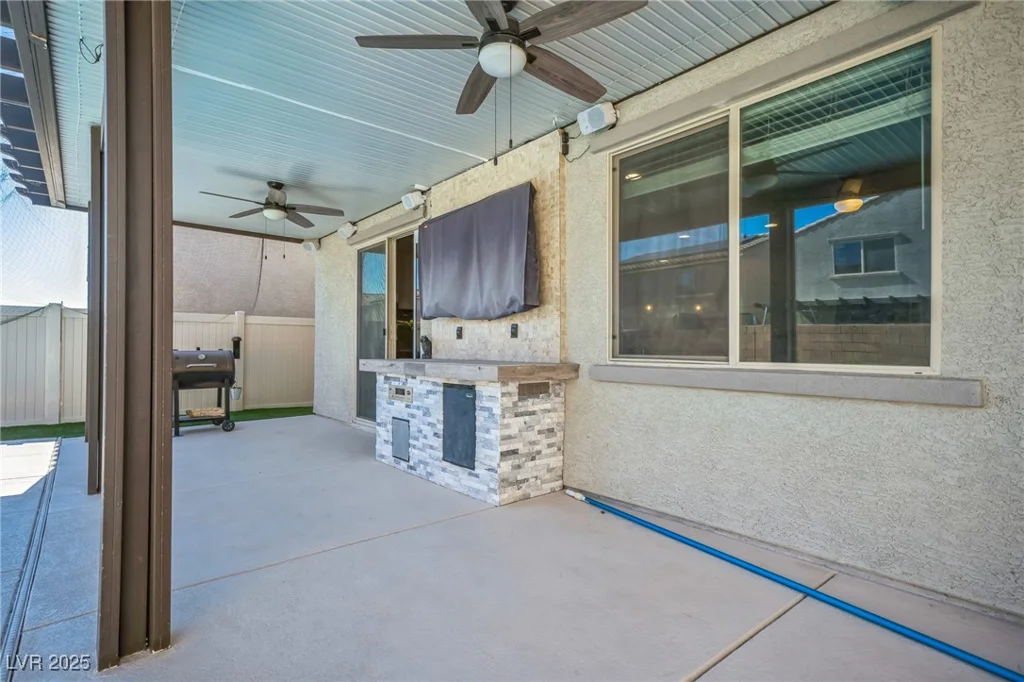 5628 Ridgeland, North Las Vegas, NV 89031