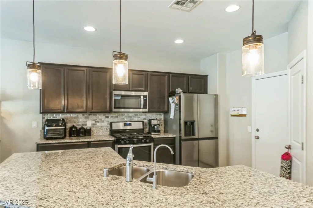 5628 Ridgeland, North Las Vegas, NV 89031