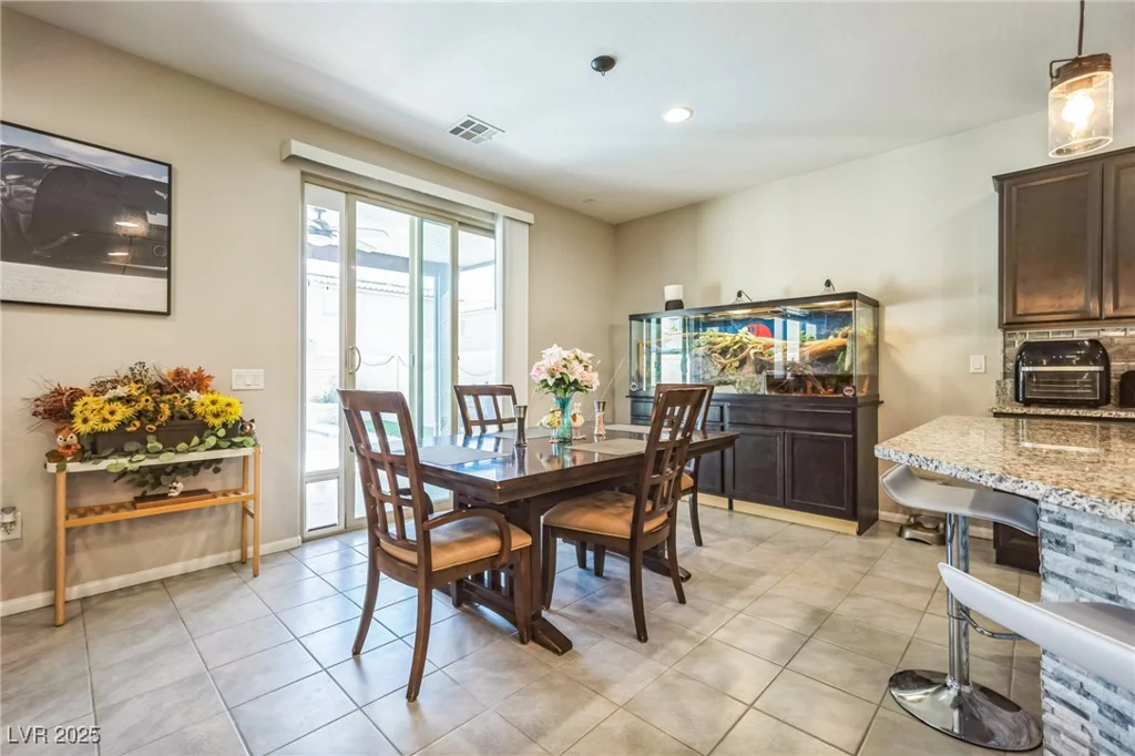 5628 Ridgeland, North Las Vegas, NV 89031