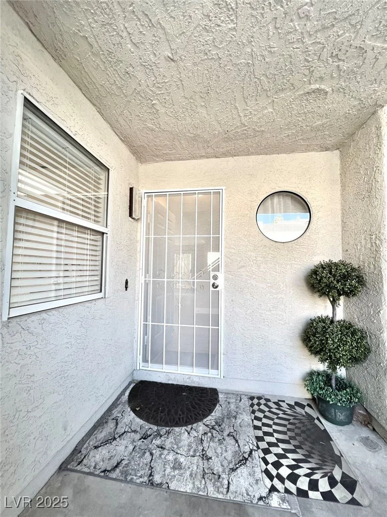 6250 Flamingo, Las Vegas, NV 89103