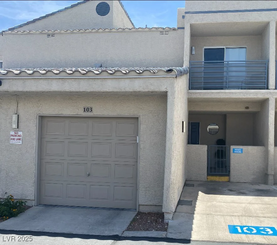 6250 Flamingo, Las Vegas, NV 89103