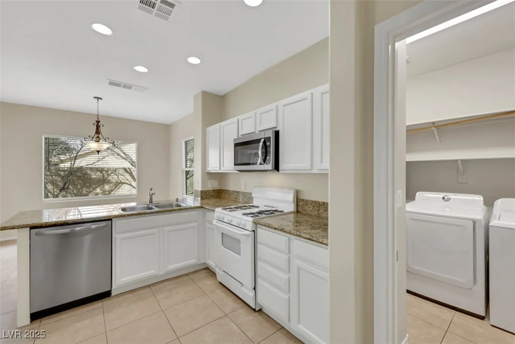 2876 Rothesay, Henderson, NV 89044