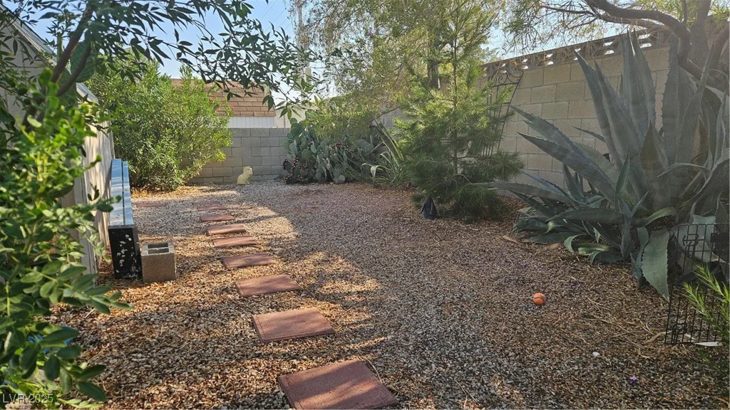 3143 La Barca, Las Vegas, NV 89122