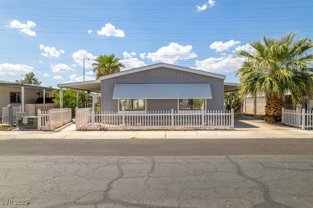 3143 La Barca, Las Vegas, NV 89122