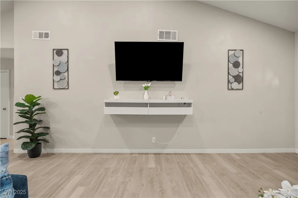 4689 Kristen, Las Vegas, NV 89121