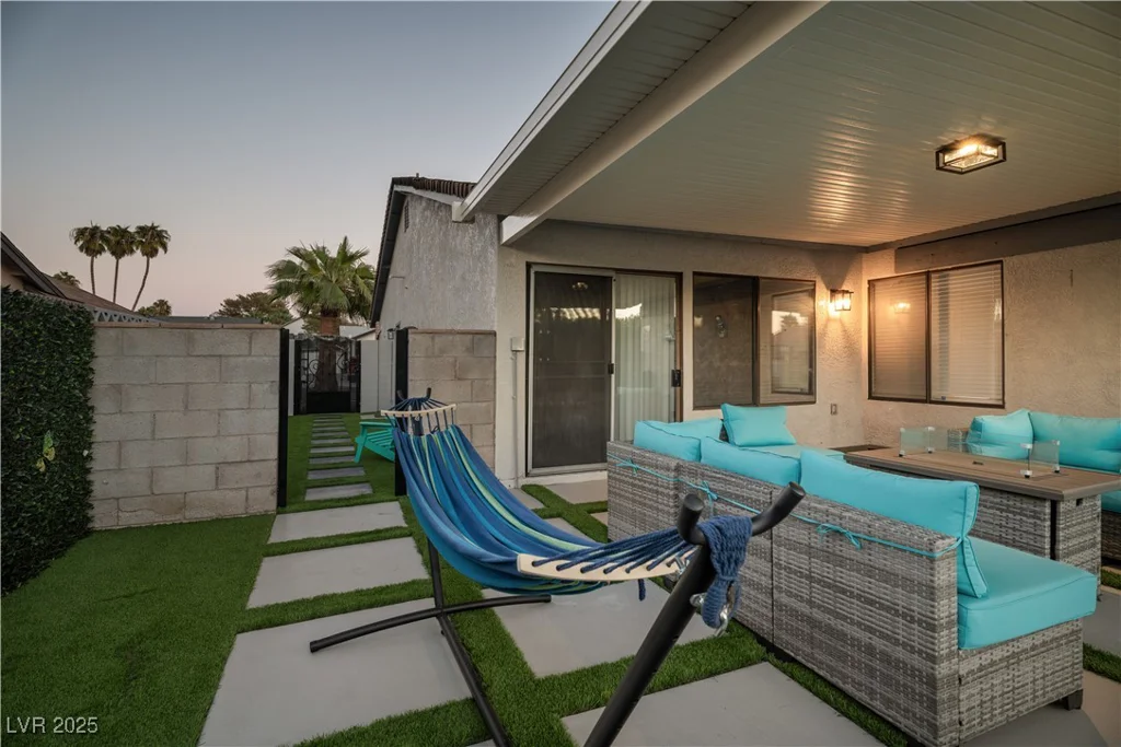 4689 Kristen, Las Vegas, NV 89121