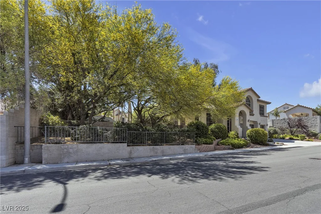 3047 Whispering Crest, Henderson, NV 89052