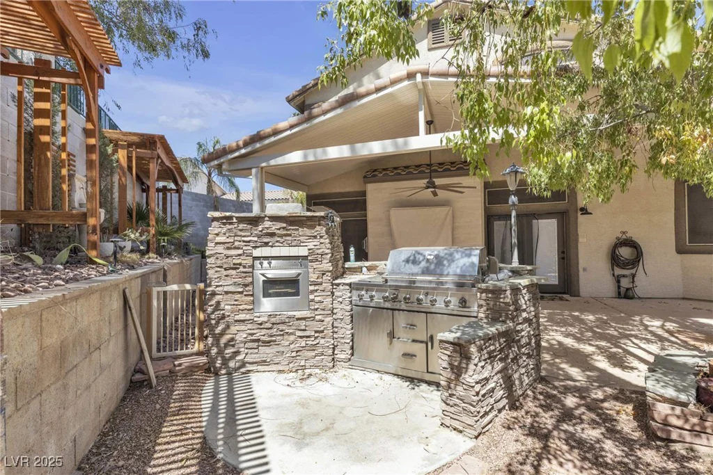 3047 Whispering Crest, Henderson, NV 89052