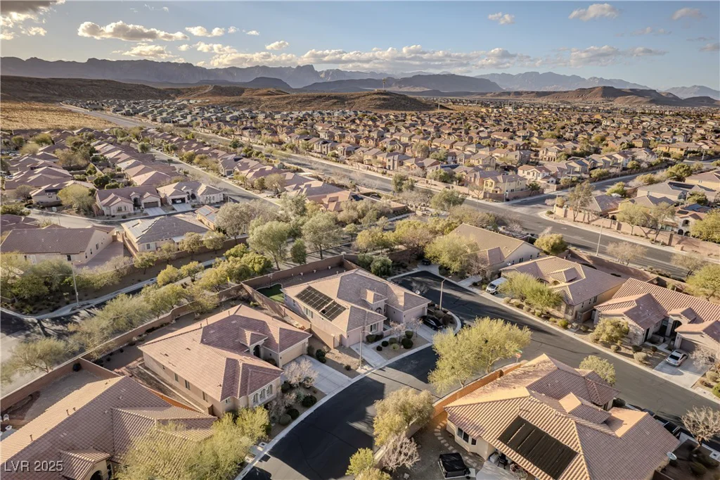 10129 Elk Valley, Las Vegas, NV 89178