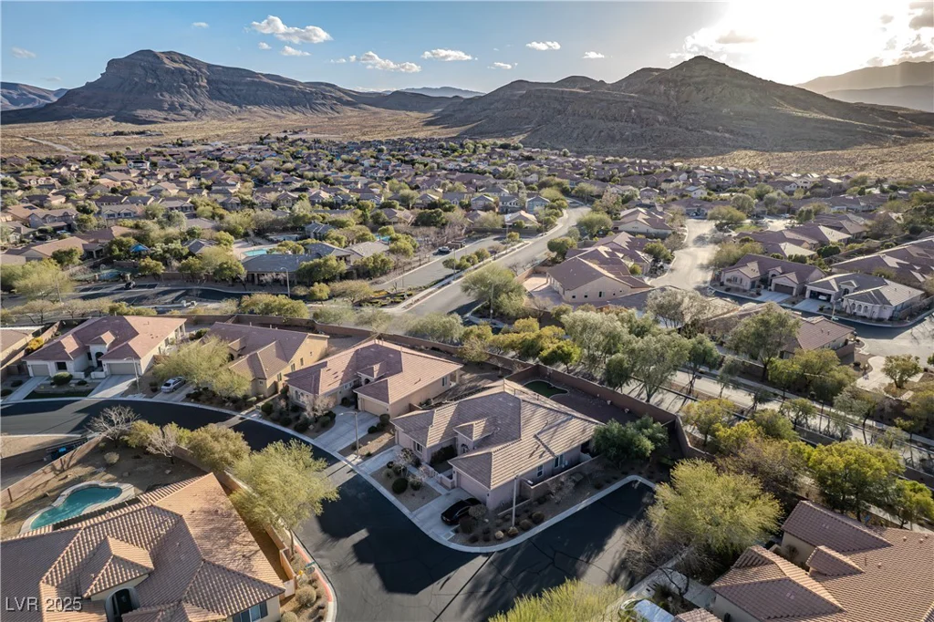 10129 Elk Valley, Las Vegas, NV 89178