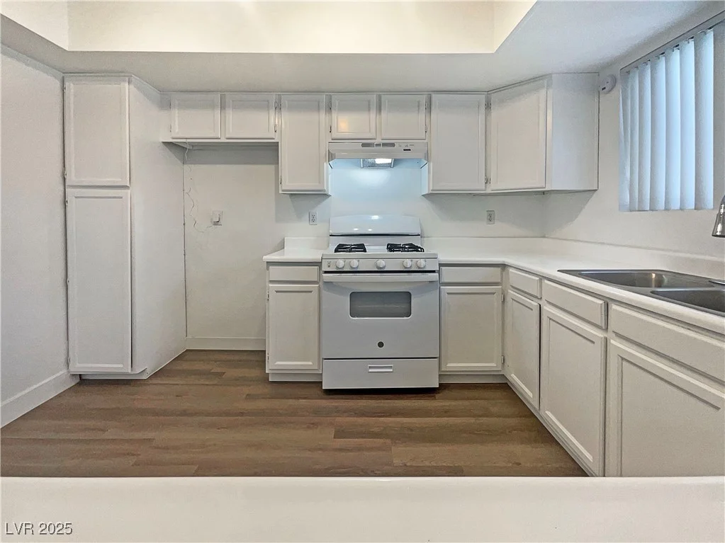 5383 Mountain Vista, Las Vegas, NV 89120