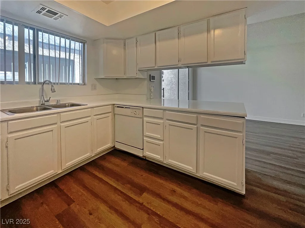 5383 Mountain Vista, Las Vegas, NV 89120