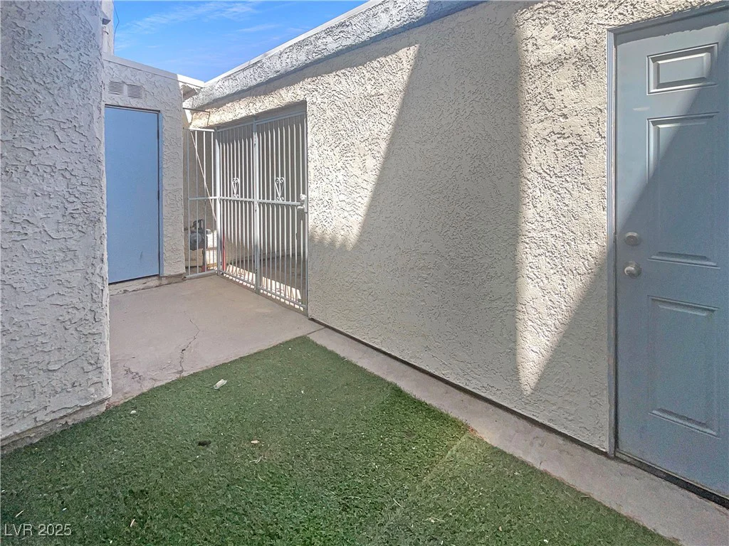 5383 Mountain Vista, Las Vegas, NV 89120