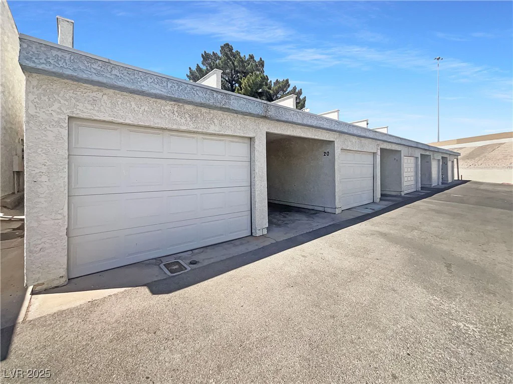 5383 Mountain Vista, Las Vegas, NV 89120