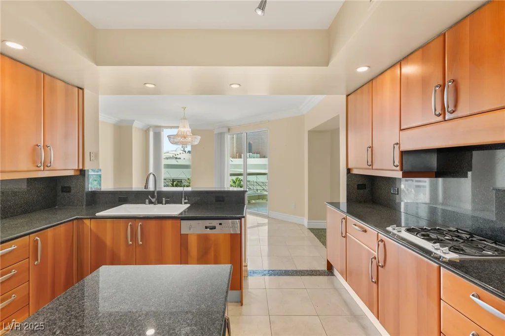 2857 Paradise, Las Vegas, NV 89109