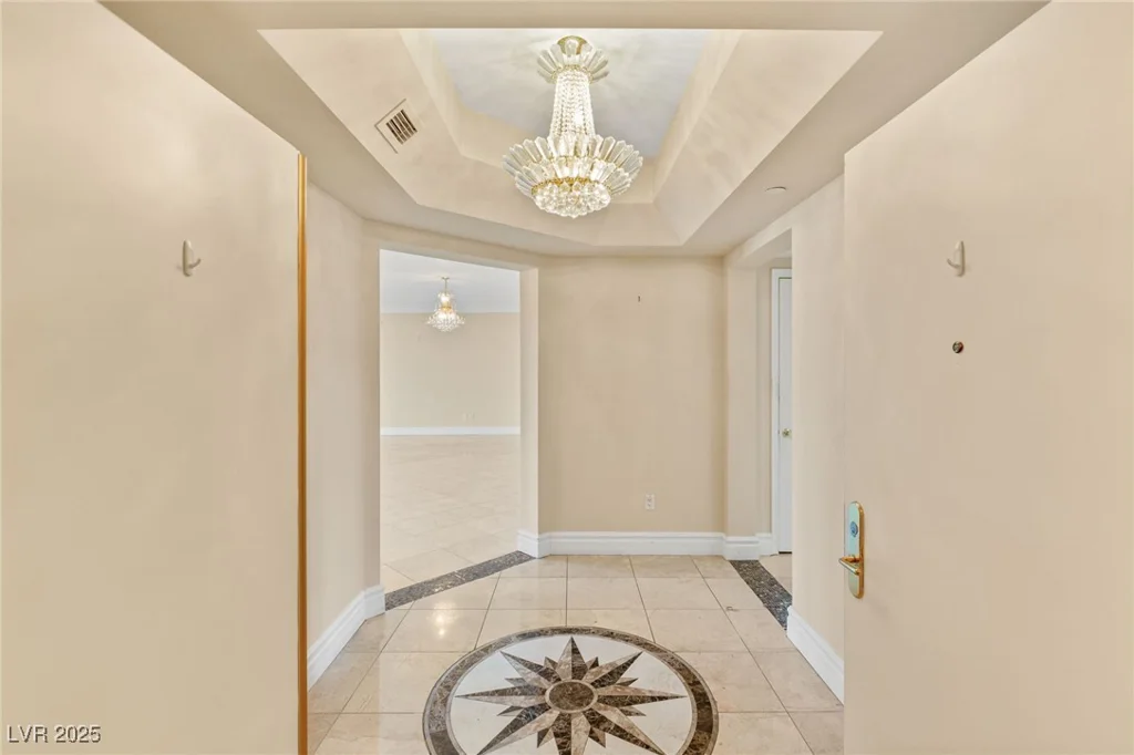 2857 Paradise, Las Vegas, NV 89109
