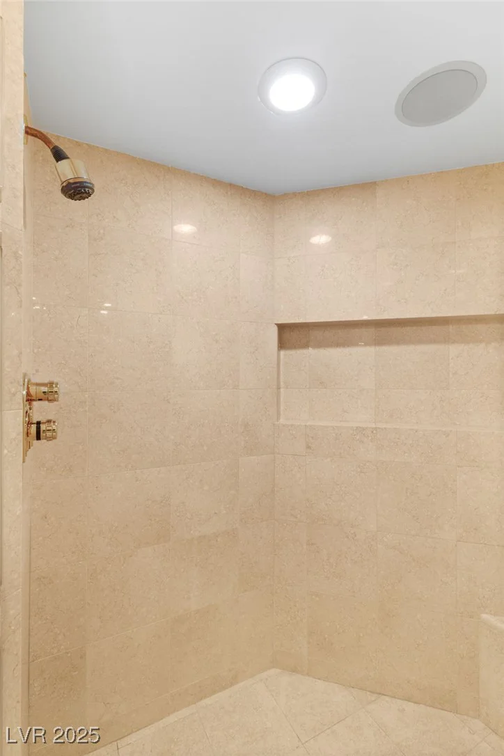 2857 Paradise, Las Vegas, NV 89109
