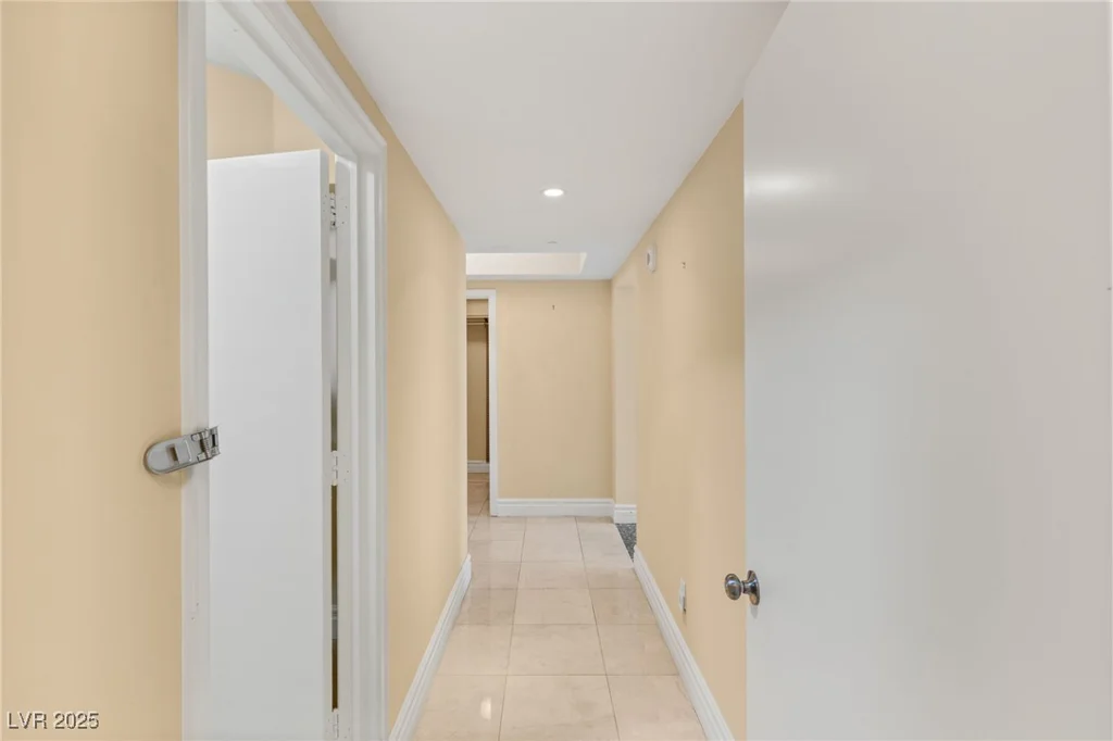 2857 Paradise, Las Vegas, NV 89109