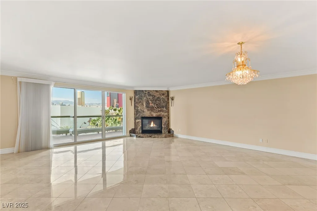 2857 Paradise, Las Vegas, NV 89109