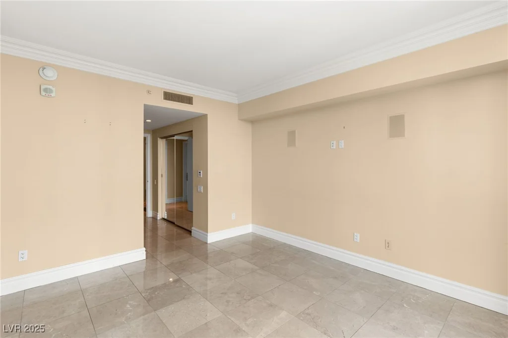 2857 Paradise, Las Vegas, NV 89109