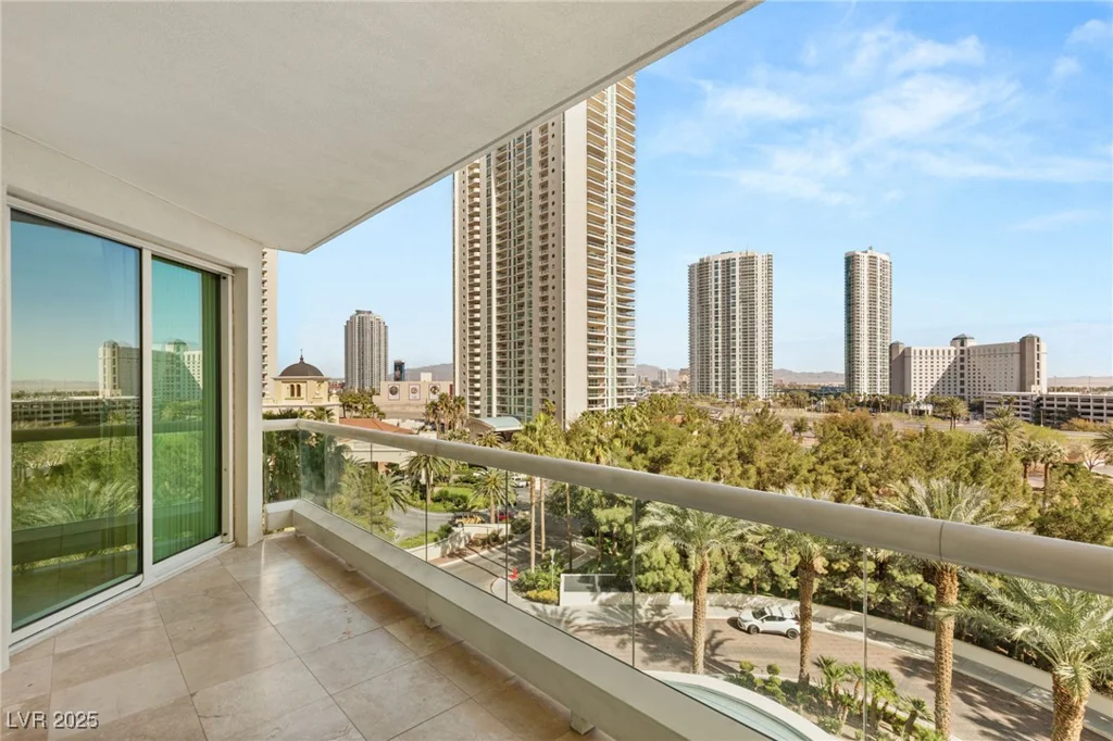 2857 Paradise, Las Vegas, NV 89109